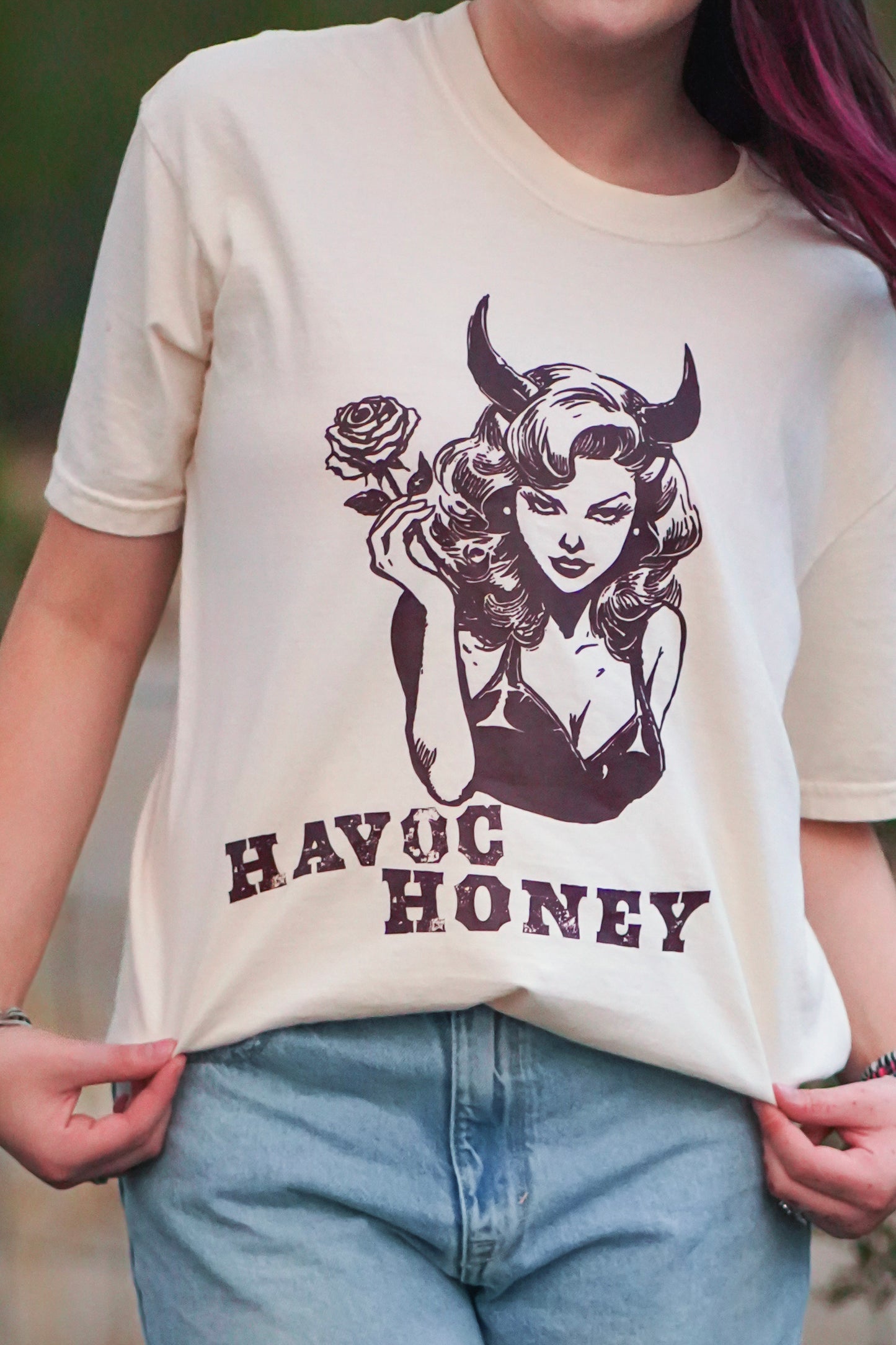 SAVAGE HAVOC HONEY GRAPHIC TEE