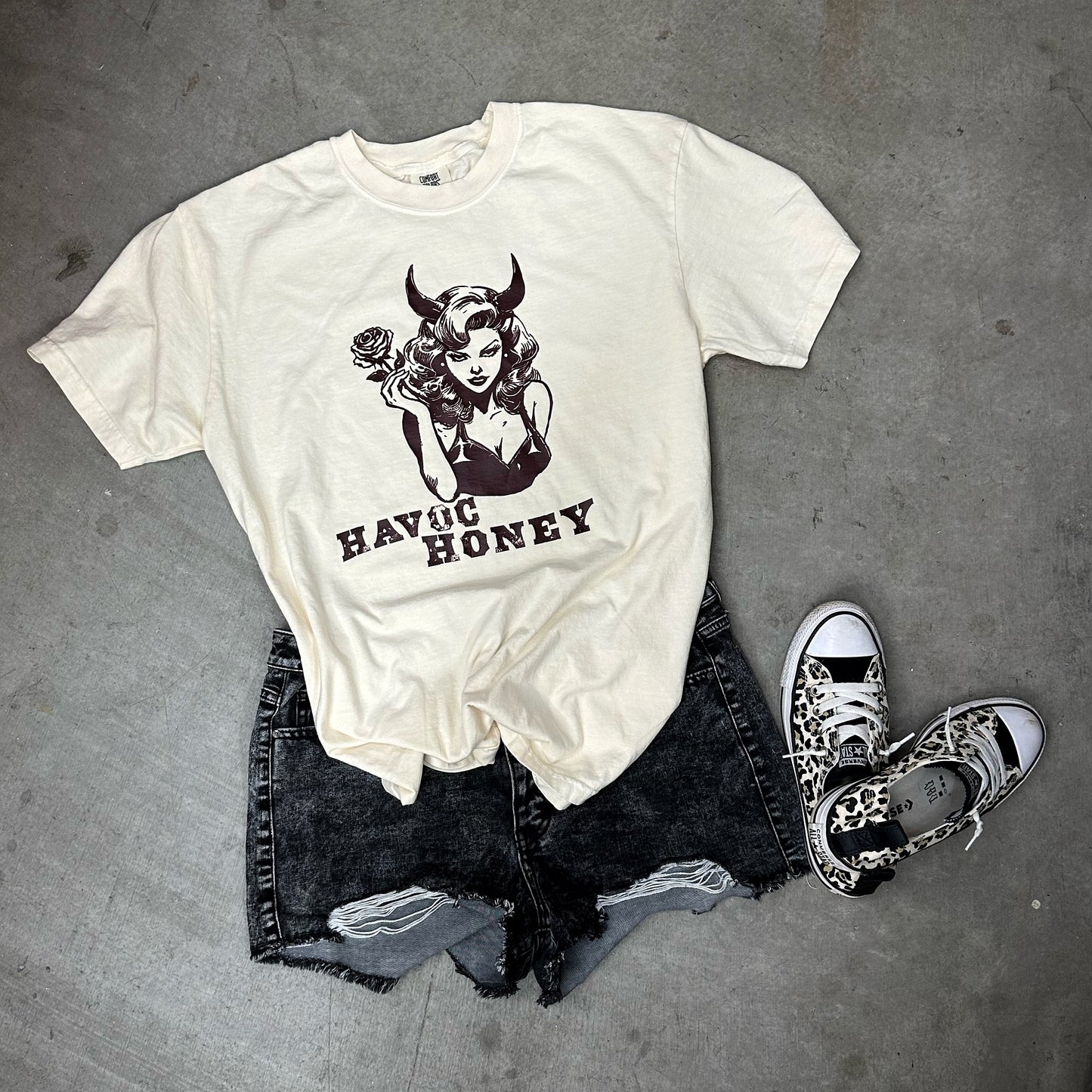 SAVAGE HAVOC HONEY GRAPHIC TEE