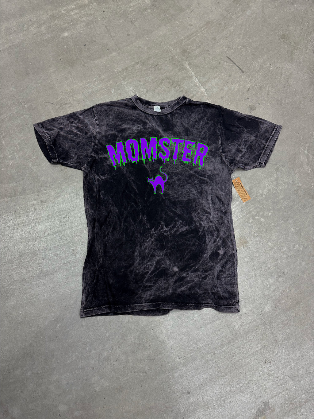 MOMSTER GRAPHIC TEE